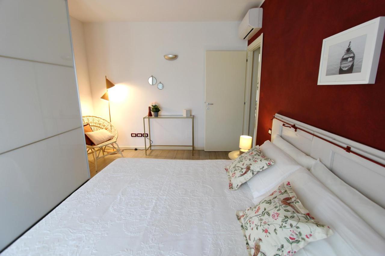 La Casa Di Cele Daire Desenzano del Garda Dış mekan fotoğraf